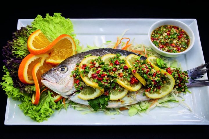 Párolt hal chilis-lime szósszal